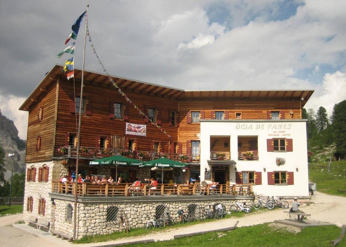 Refugio de Fanes en Dolomitas